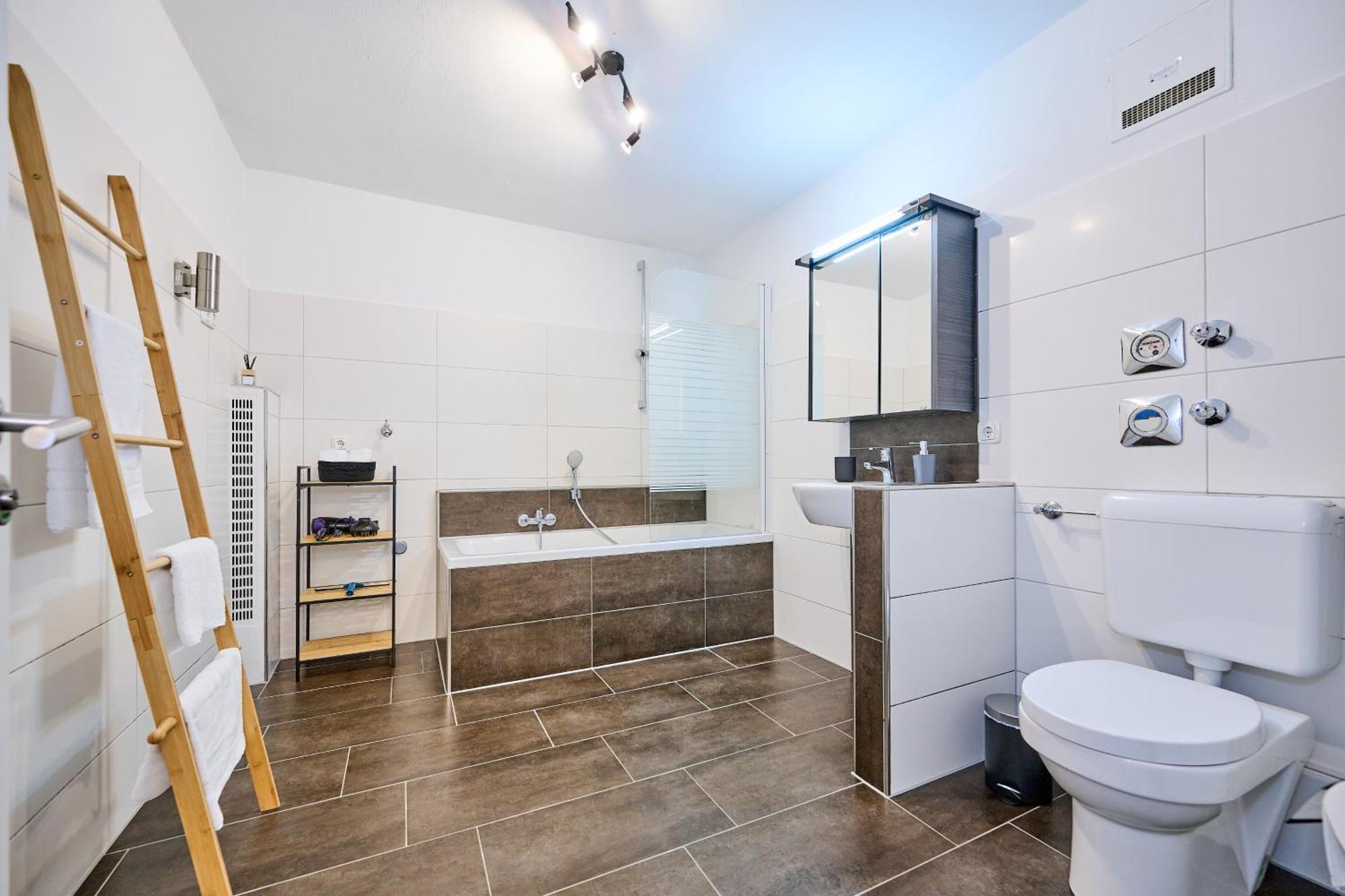 Apanoxa Homes I Zentral I Bahnhof